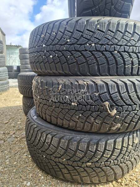 Kumho 215/55 R17 Zimska