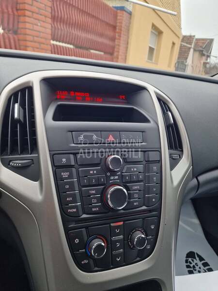 Opel Astra J 
