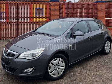 Opel Astra J 