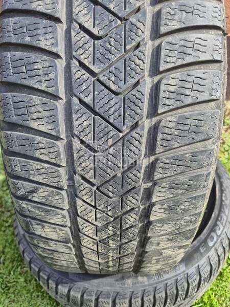 Pirelli 245/40 R19 Zimska