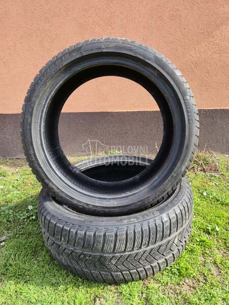 Pirelli 245/40 R19 Zimska