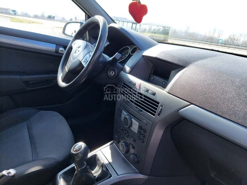 Opel Astra H 