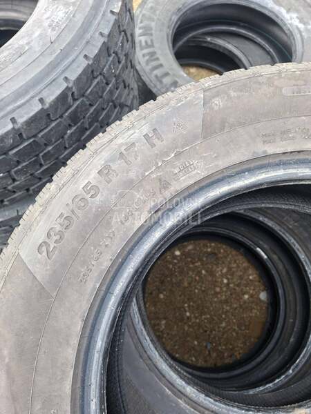 Continental 235/65 R17 Zimska