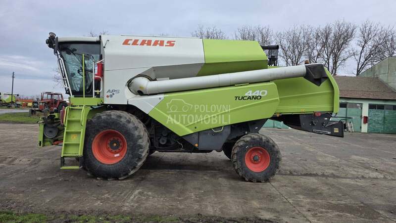 Claas Tucano 440