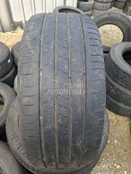 Kumho 235/45 R18 Letnja
