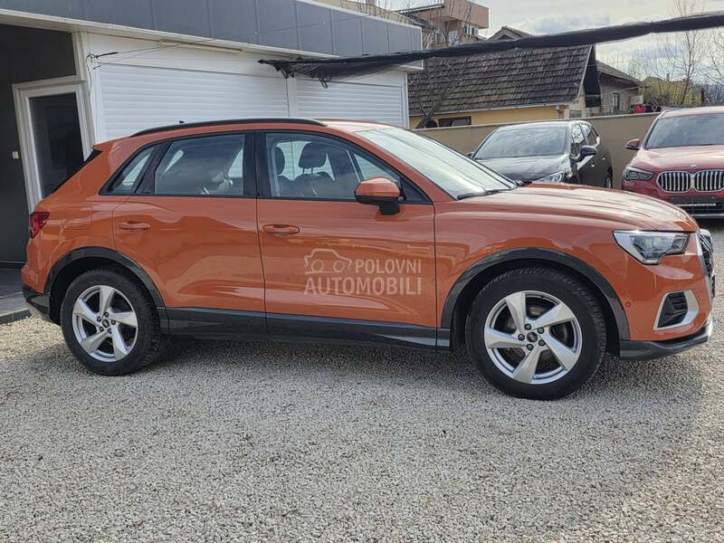 Audi Q3 ADVANCED BUSINESS