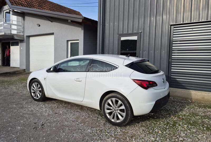 Opel Astra J A16LET 2012. god. -  kompletan auto u delovima
