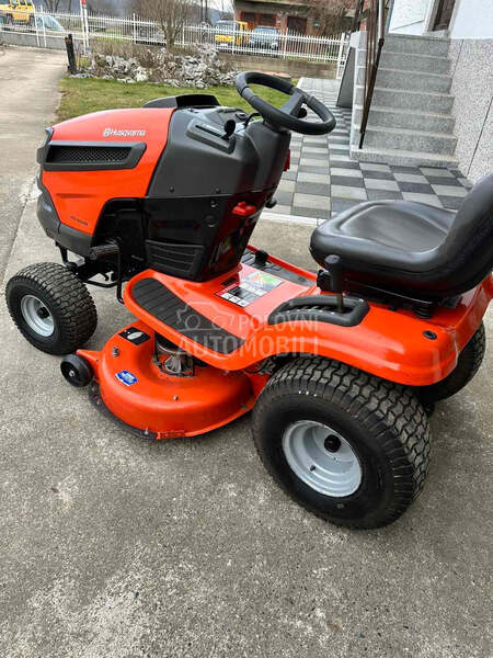 Husqvarna YTH22v42