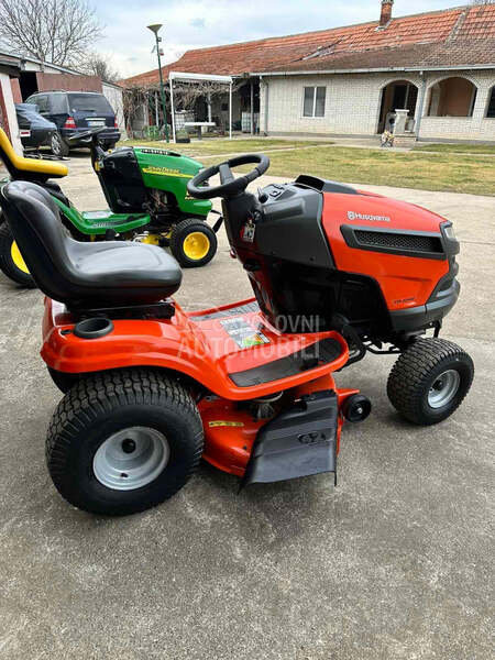 Husqvarna YTH22v42