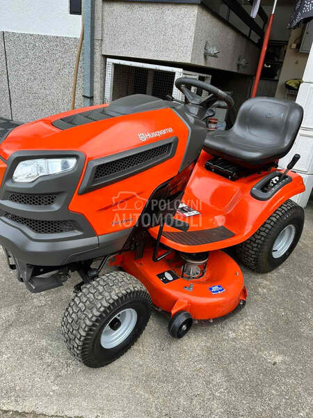 Husqvarna YTH22v42
