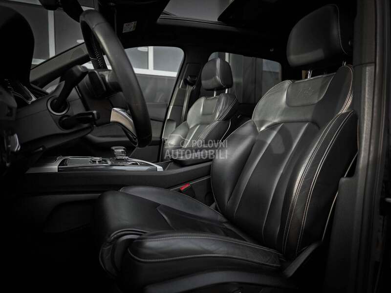 Audi Q7 S BLACK EDIT MATRIX