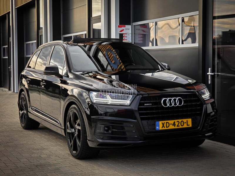 Audi Q7 S BLACK EDIT MATRIX