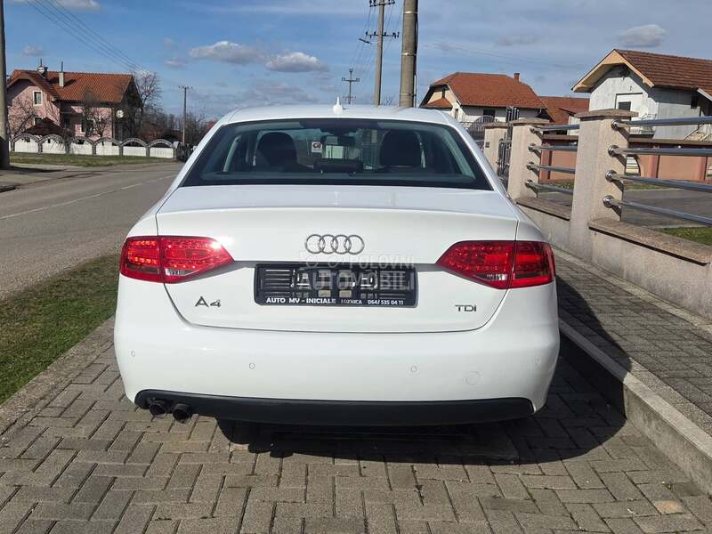 Audi A4 2.0 TDI / AUT/ NAV/