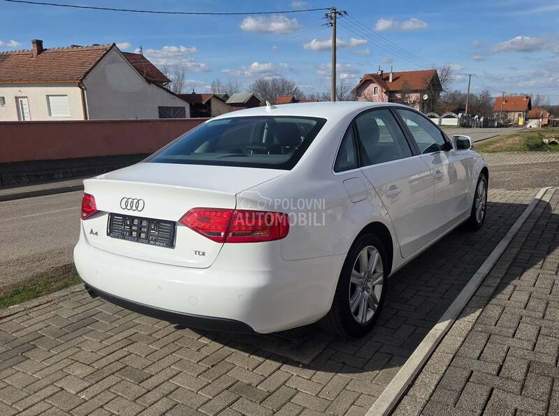 Audi A4 2.0 TDI / AUT/ NAV/