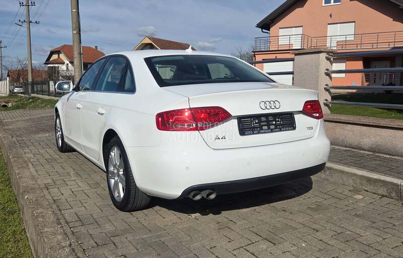Audi A4 2.0 TDI / AUT/ NAV/
