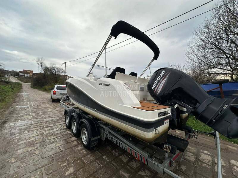 Quicksilver 605 Sundeck