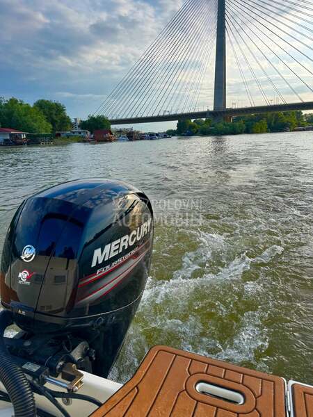 Quicksilver 605 Sundeck