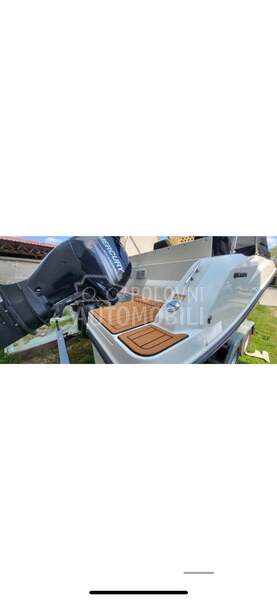 Quicksilver 605 Sundeck