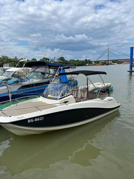 Quicksilver 605 Sundeck