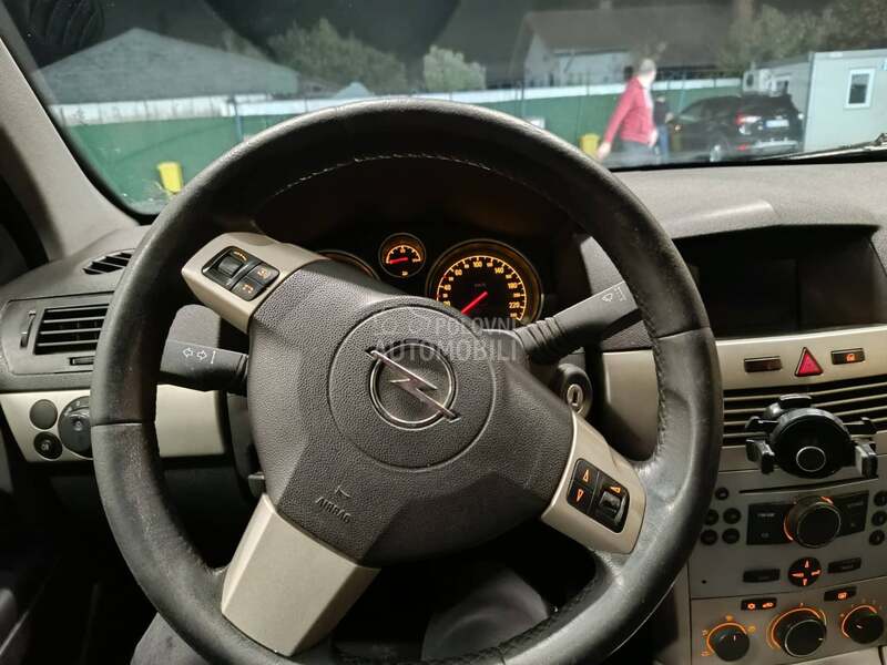 Opel Astra H 