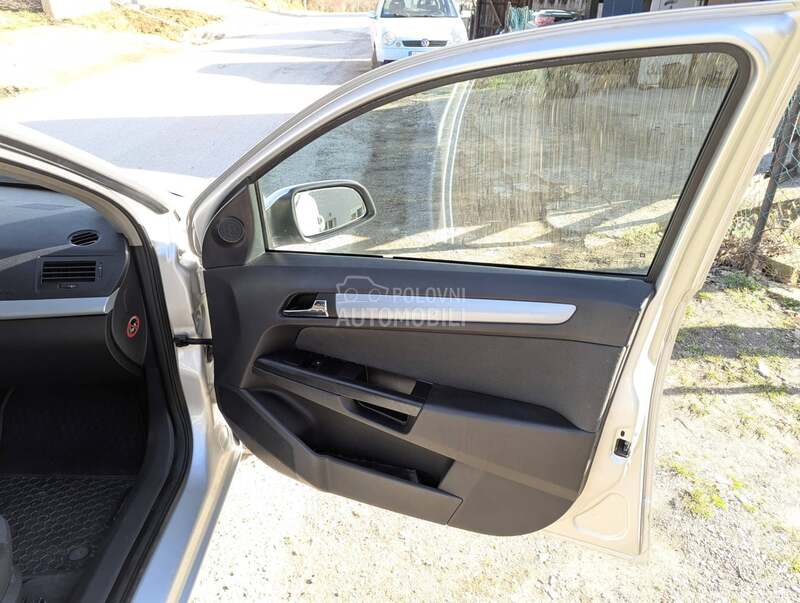 Opel Astra H 