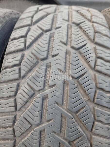 Tigar 225/40 R18 Zimska