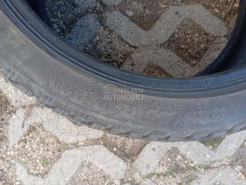 Tigar 225/40 R18 Zimska