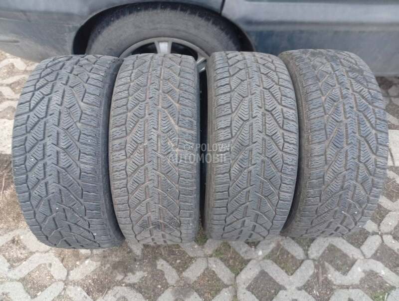 Tigar 225/40 R18 Zimska