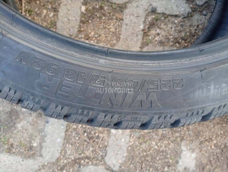 Tigar 225/40 R18 Zimska