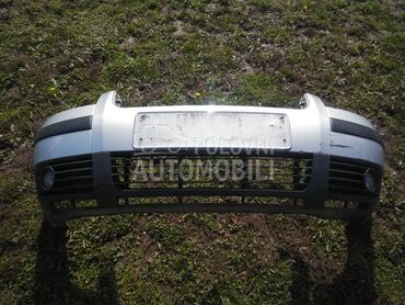 Prednji branik LA7W za Volkswagen Passat B5.5