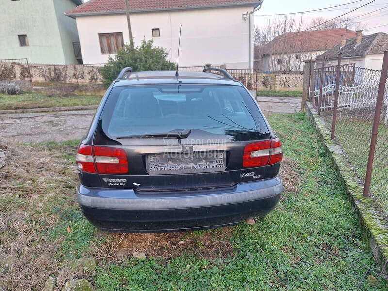 Volvo V40 