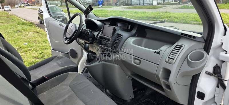 Renault Trafic 2.0dci Long CH