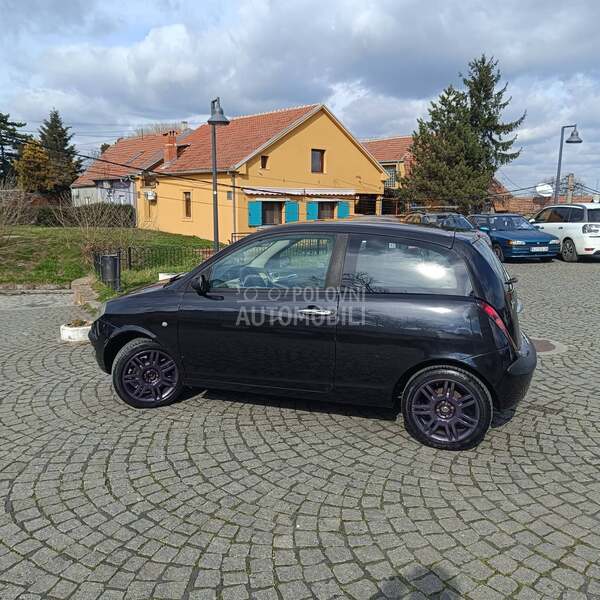 Lancia Ypsilon 1.2 8v