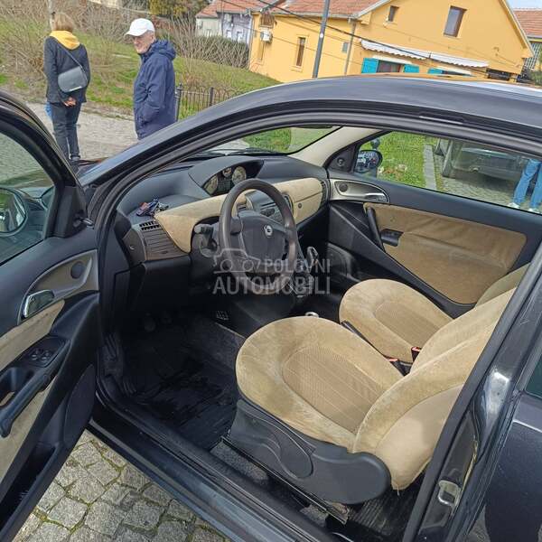 Lancia Ypsilon 1.2 8v
