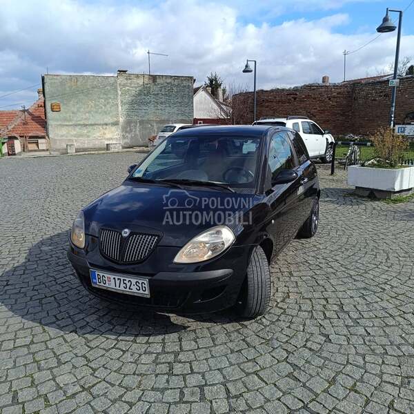 Lancia Ypsilon 1.2 8v