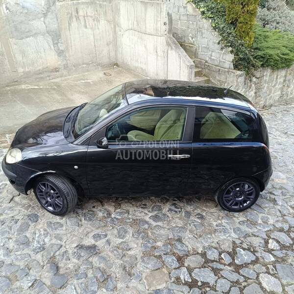 Lancia Ypsilon 1.2 8v