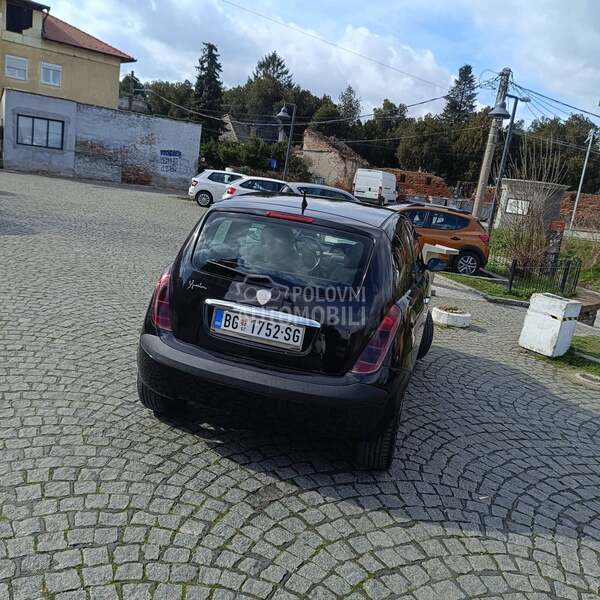 Lancia Ypsilon 1.2 8v