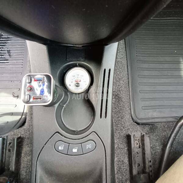 Lancia Ypsilon 1.2 8v