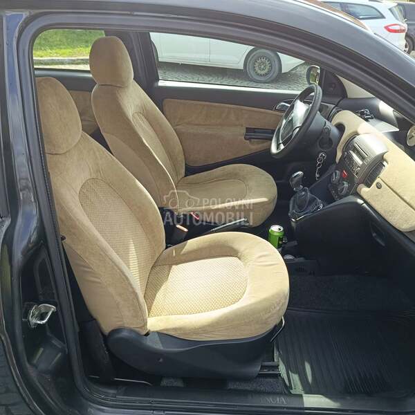 Lancia Ypsilon 1.2 8v