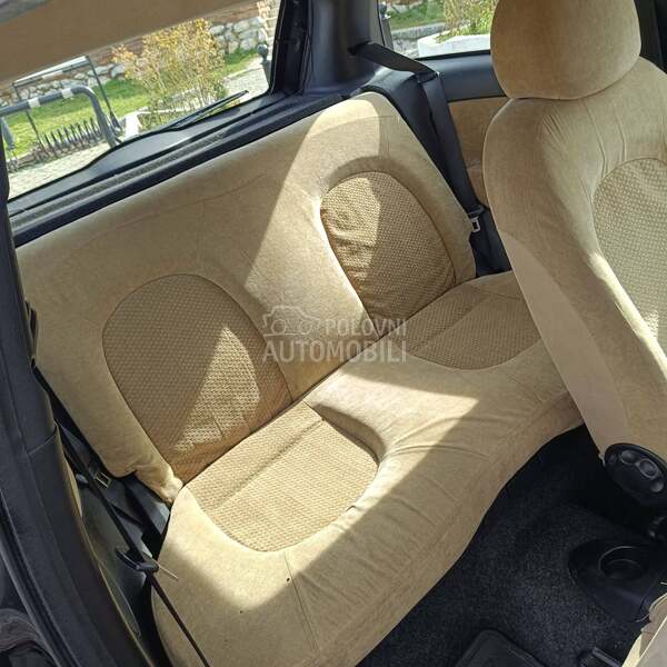 Lancia Ypsilon 1.2 8v