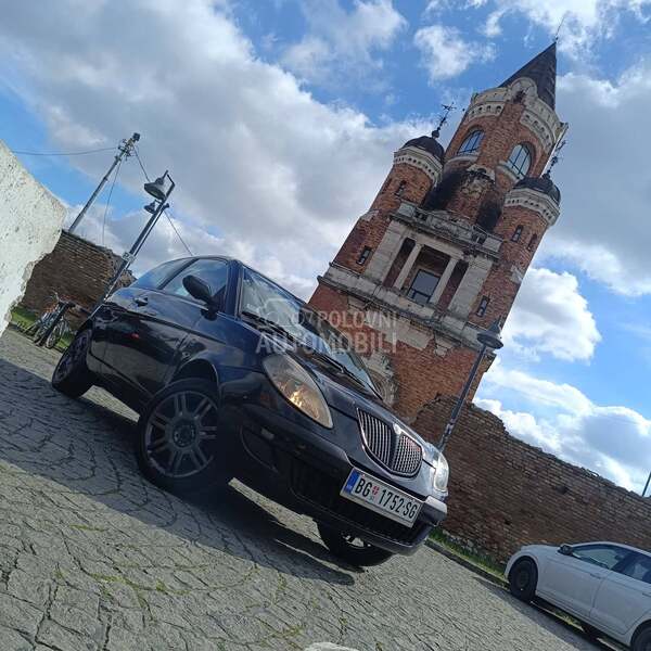 Lancia Ypsilon 1.2 8v