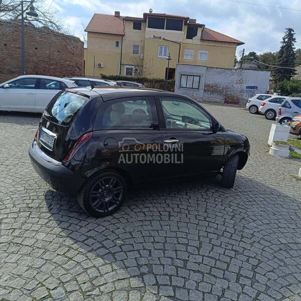Lancia Ypsilon 1.2 8v