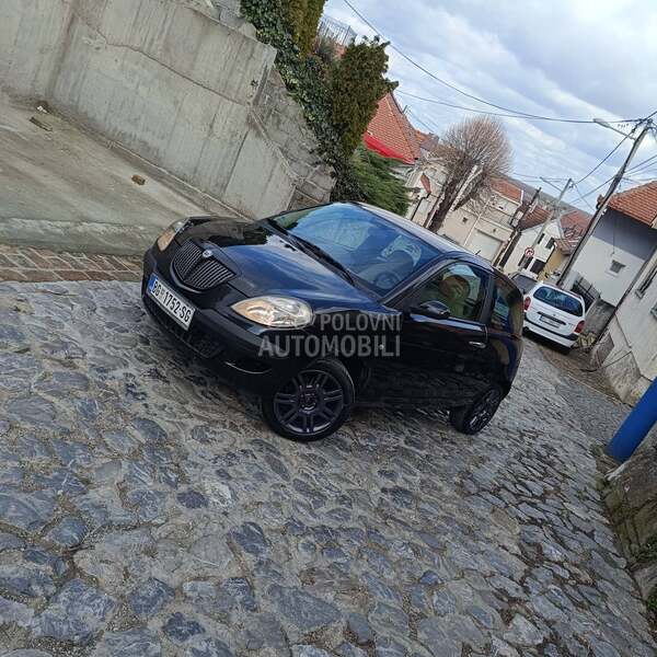 Lancia Ypsilon 1.2 8v