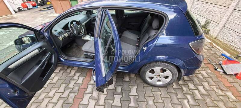 Opel Astra H 