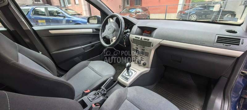 Opel Astra H 