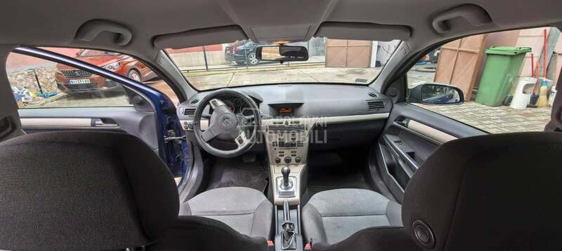 Opel Astra H 