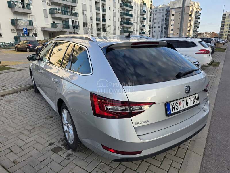 Škoda Superb 