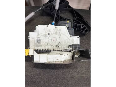 Brava u vozacevim vratima za Audi A6, A7 od 2017. do 2024. god.