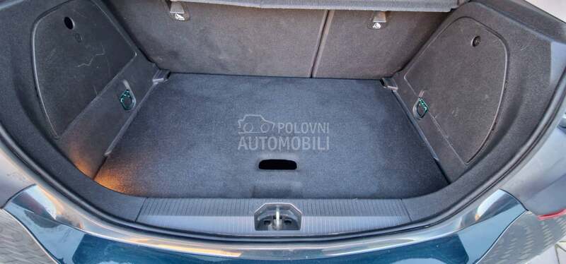 Opel Corsa E 1.0 OPREMA