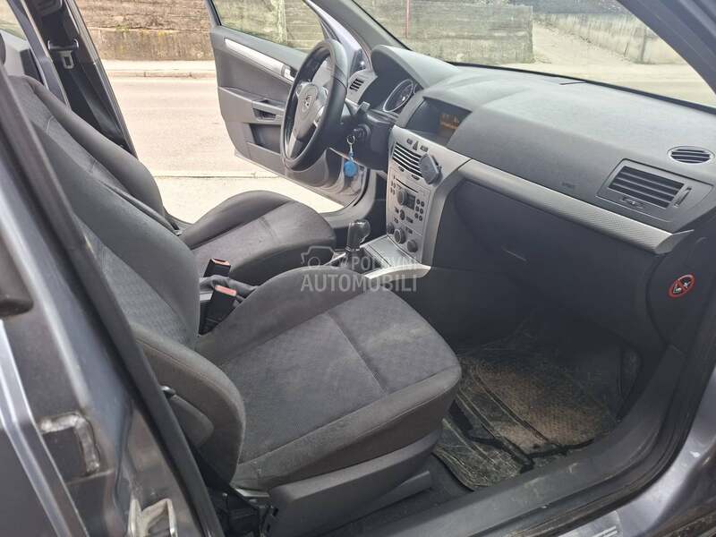 Opel Astra H 